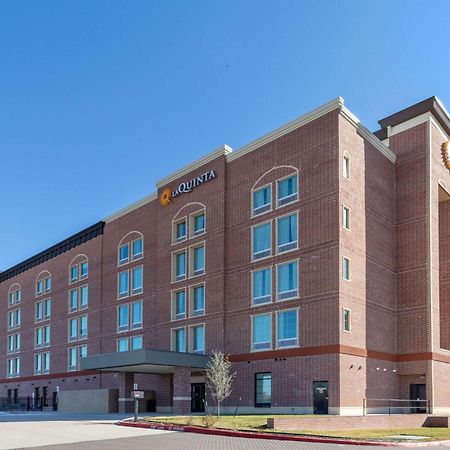 La Quinta Inn & Suites By Wyndham Dallas - Frisco Stadium ภายนอก รูปภาพ