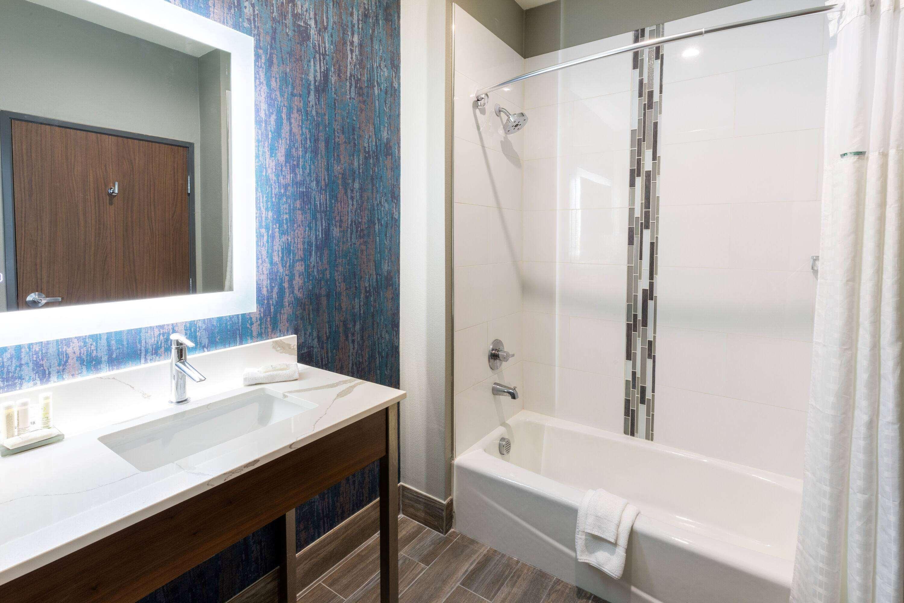La Quinta Inn & Suites By Wyndham Dallas - Frisco Stadium ภายนอก รูปภาพ
